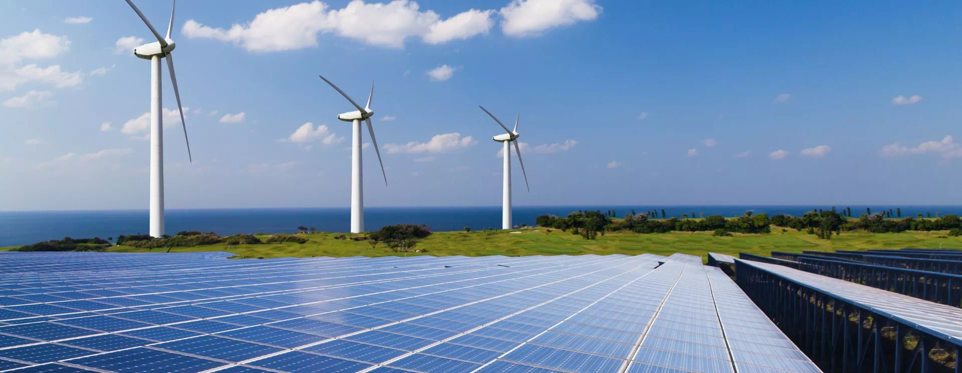 energia odnawialna wiatraki panele słoneczne